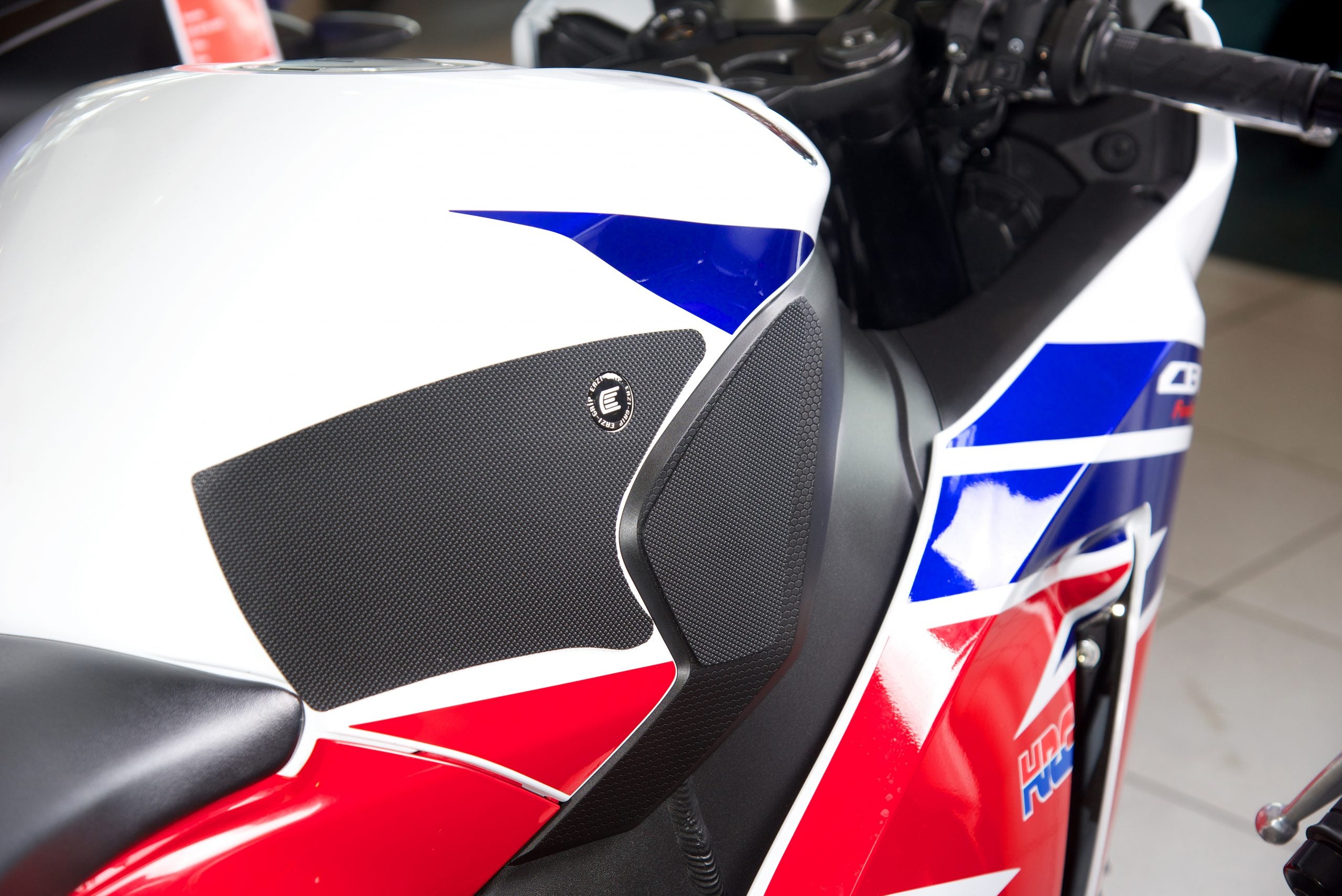 Eazi-Grip Tank Grips Honda CBR1000RR Fireblade 2012-2016 (Race Bike)